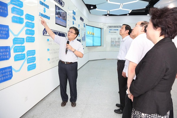 省人大常委会副主任史和平一行莅临pa视讯药业考察调研